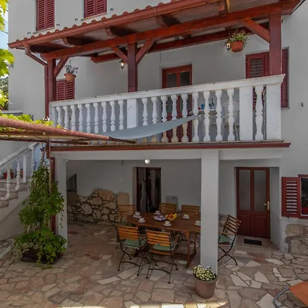 Gorgeous In With Kitchen