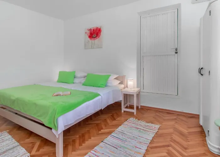 Vikendica Gorgeous In With Kitchen *