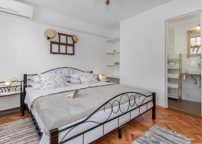 Gorgeous In With Kitchen *