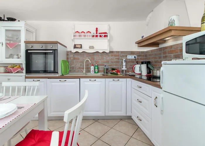 Gorgeous In With Kitchen