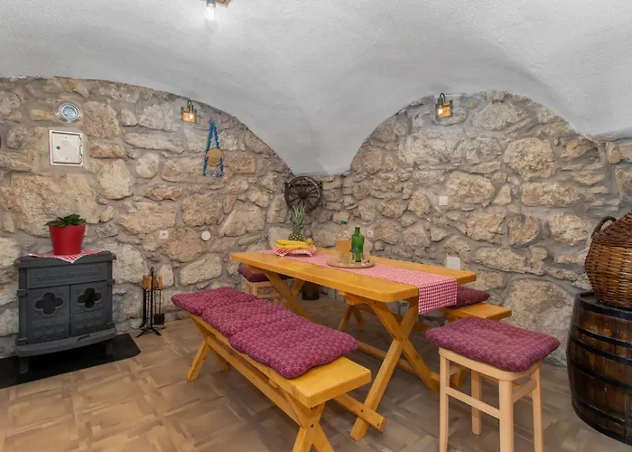 Gorgeous In With Kitchen Dom wakacyjny Tribalj (Primorsko-Goranska)