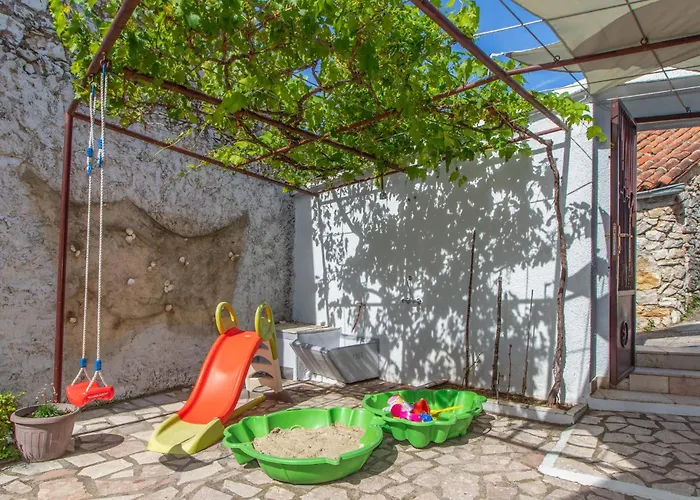 Vikendica Gorgeous In With Kitchen Tribalj (Primorsko-Goranska)