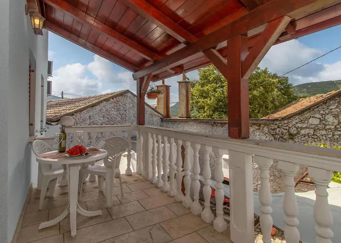 Gorgeous In With Kitchen